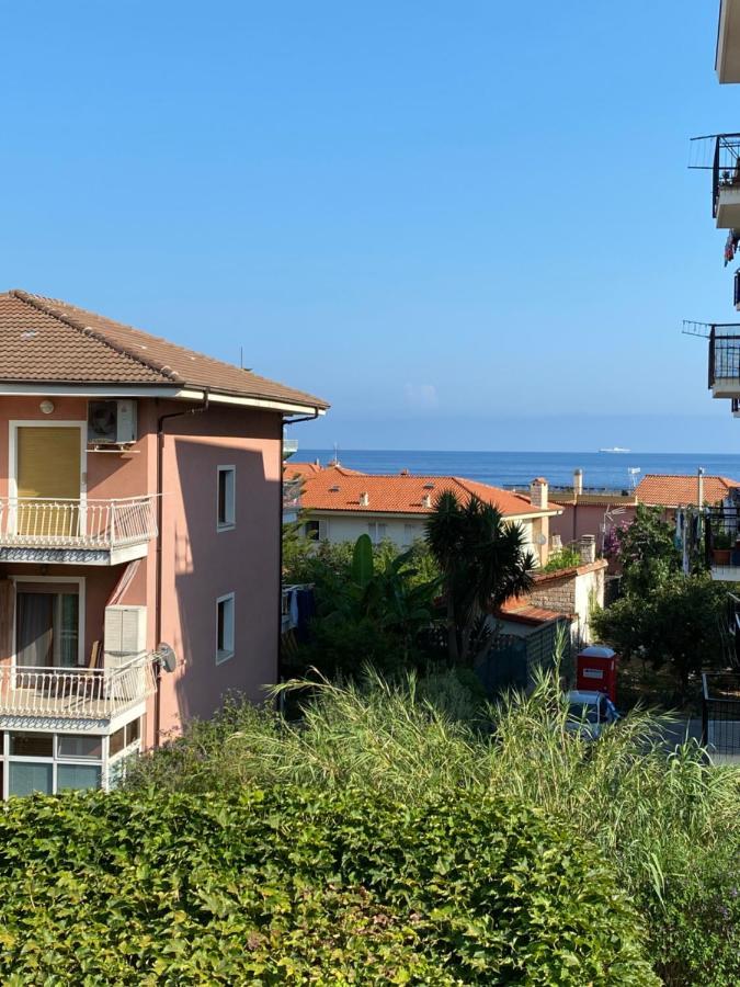 Appartamento Vicino Al Mare Con Parcheggio Рива-Лигуре Экстерьер фото